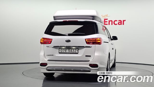 Kia Carnival 9-Seater Hi-Limousine Noblesse Special 2019 — фото 4