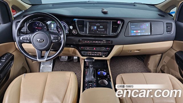 Kia Carnival 9-Seater Hi-Limousine Noblesse Special 2019 — фото 7