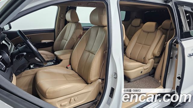Kia Carnival 9-Seater Hi-Limousine Noblesse Special 2019 — фото 10