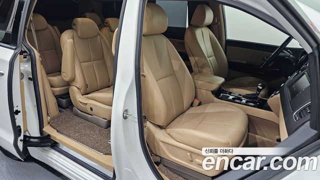Kia Carnival 9-Seater Hi-Limousine Noblesse Special 2019 — фото 11
