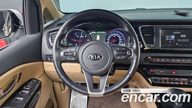 Kia Carnival 9-Seater Hi-Limousine Noblesse Special 2019 — фото 12