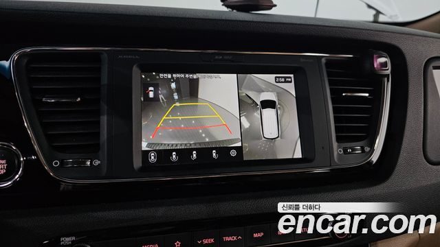 Kia Carnival 9-Seater Hi-Limousine Noblesse Special 2019 — фото 14