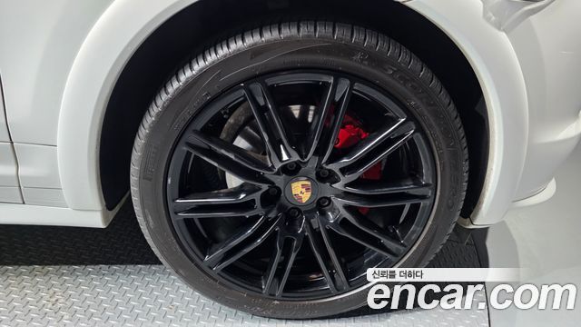 Porsche Cayenne 4.8 GTS 958 2013 — фото 5