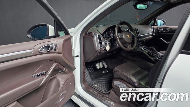 Porsche Cayenne 4.8 GTS 958 2013 — фото 10