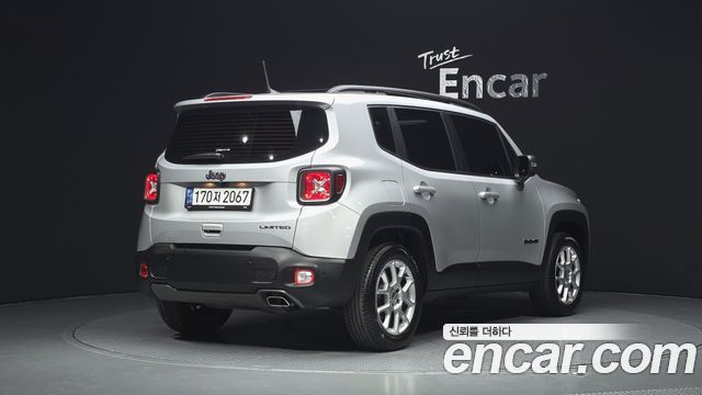 Jeep Renegade 2.4 Limited 2021 — фото 2