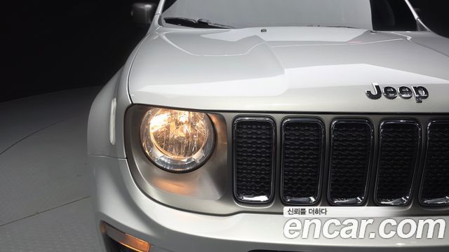 Jeep Renegade 2.4 Limited 2021 — фото 22