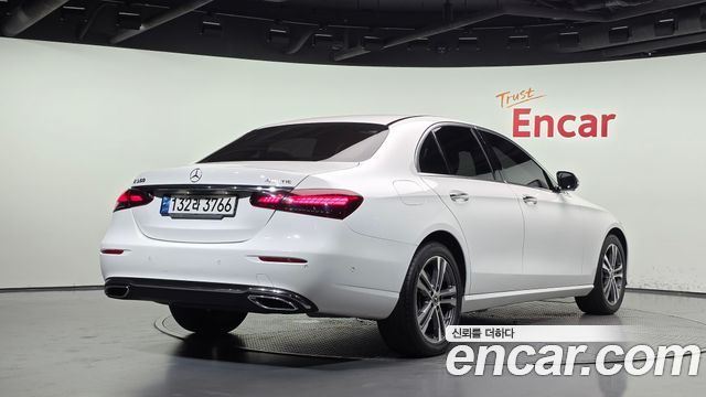 Mercedes-Benz E-Class (W213) E350 4MATIC Avantgarde 2022 — фото 2