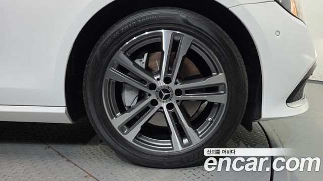Mercedes-Benz E-Class (W213) E350 4MATIC Avantgarde 2022 — фото 21