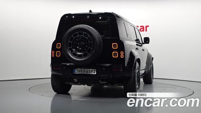 Land Rover Defender (L663) 110 P635 Octa Black 2026 — фото 4