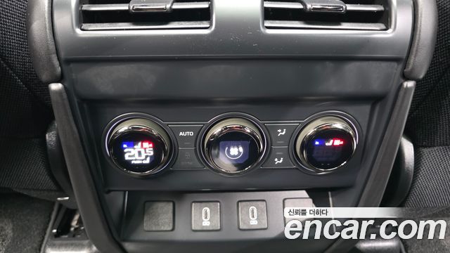 Land Rover Defender (L663) 110 P635 Octa Black 2026 — фото 19
