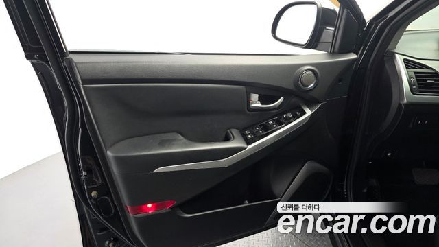 KG Mobility (SsangYong) Korando C 2.0 CVT 4WD Deluxe 2014 — фото 24