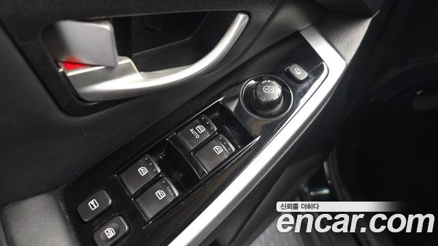 KG Mobility (SsangYong) Korando C 2.0 CVT 4WD Deluxe 2014 — фото 27