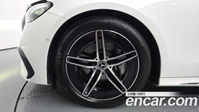Mercedes-Benz E-Class (W214) E200 AMG Line 2026 — фото 5