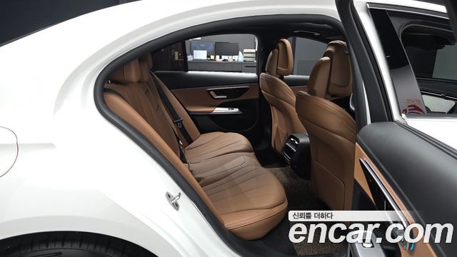 Mercedes-Benz E-Class (W214) E200 AMG Line 2026 — фото 12