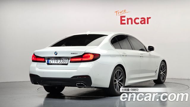 BMW 5 Series (G30) 520i M Sport 2023 — фото 2