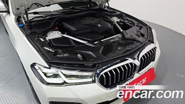 BMW 5 Series (G30) 520i M Sport 2023 — фото 6