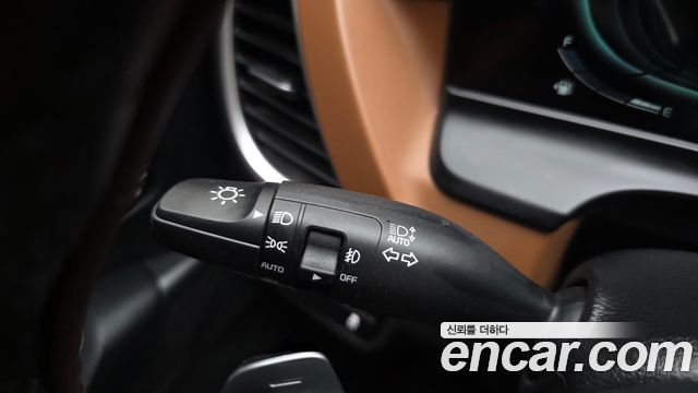 Kia Seltos Gasoline 1.6 Turbo 2WD Signature 2023 — фото 19