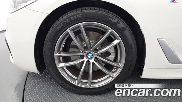 BMW 5 Series (G30) 520d xDrive M Sport Package Plus 2020 — фото 5