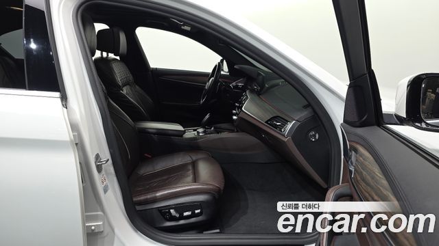 BMW 5 Series (G30) 520d xDrive M Sport Package Plus 2020 — фото 11