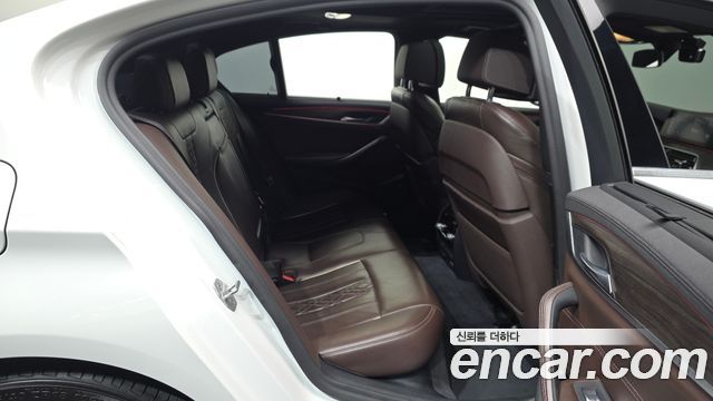 BMW 5 Series (G30) 520d xDrive M Sport Package Plus 2020 — фото 12