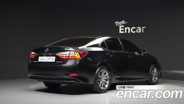 Lexus ES300h Supreme XV60 2016 — фото 2
