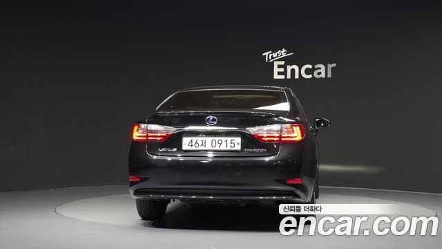 Lexus ES300h Supreme XV60 2016 — фото 4