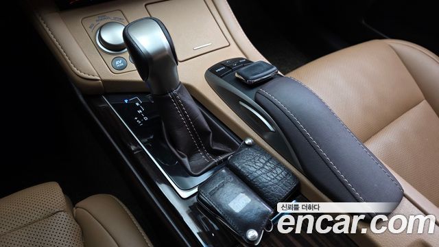Lexus ES300h Supreme XV60 2016 — фото 9