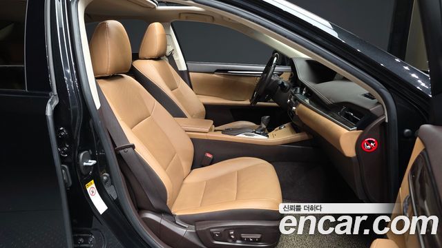 Lexus ES300h Supreme XV60 2016 — фото 11