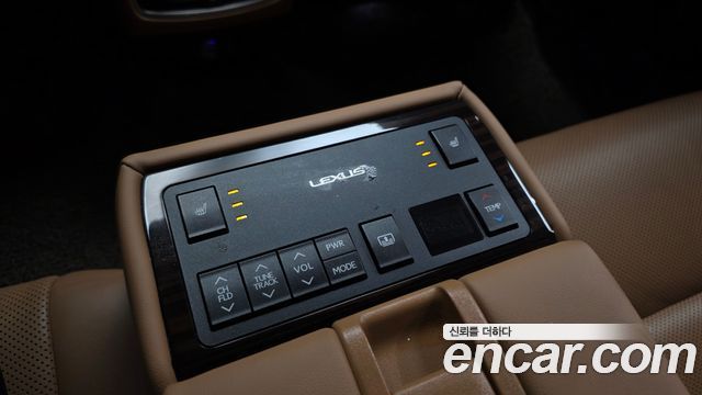 Lexus ES300h Supreme XV60 2016 — фото 18