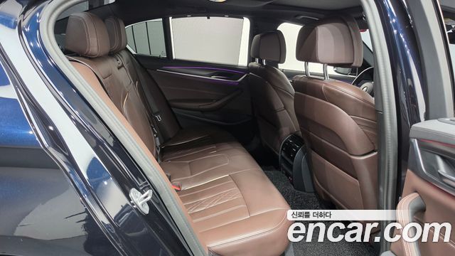 BMW 5 Series (G30) 523d xDrive M Sport 2023 — фото 12