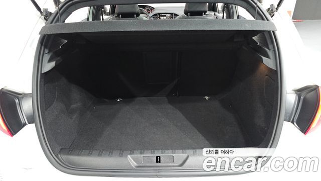 Peugeot 308 (II) 1.6 BlueHDi GT Line 2018 — фото 33