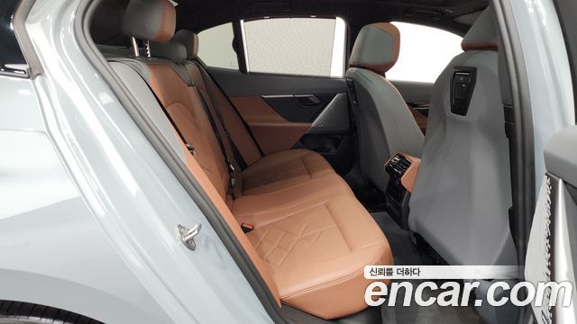 BMW 5 Series (G60) 530i xDrive M Sport 2024 — фото 12