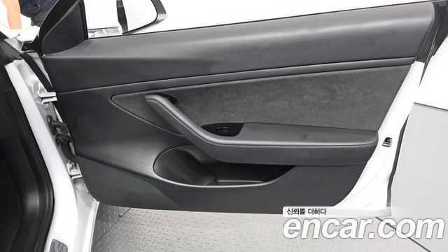 Tesla Model 3 Long Range AWD 2020 — фото 24