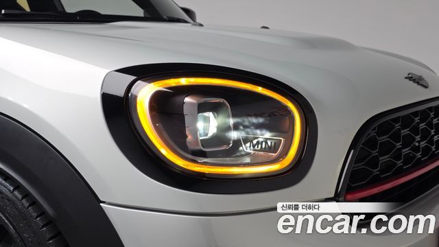 MINI Cooper S Countryman JCW 2nd 2021 — фото 22
