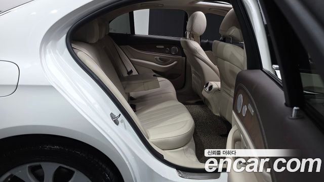 Mercedes-Benz E-Class (W213) E300 Exclusive 2018 — фото 16