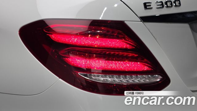 Mercedes-Benz E-Class (W213) E300 Exclusive 2018 — фото 29