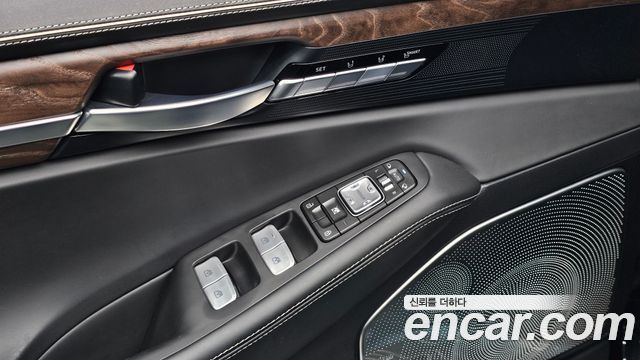 Genesis G90 5.0 AWD Prestige 2020 — фото 31