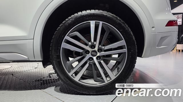 Audi Q5 (FY) 40 TDI Quattro Premium 2023 — фото 21
