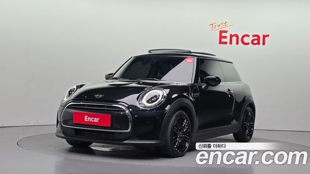 MINI Cooper Classic Plus 3rd 2024 — фото 1