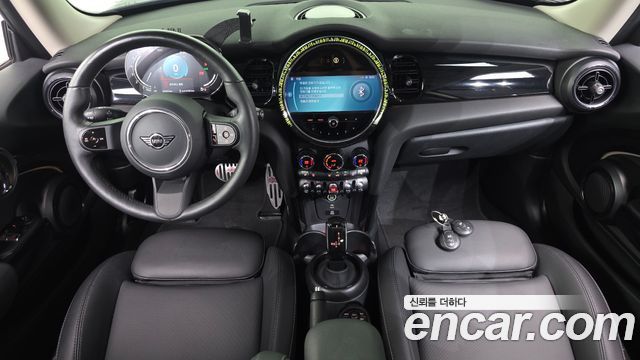 MINI Cooper Classic Plus 3rd 2024 — фото 7