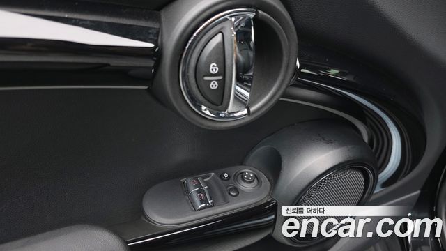 MINI Cooper Classic Plus 3rd 2024 — фото 15
