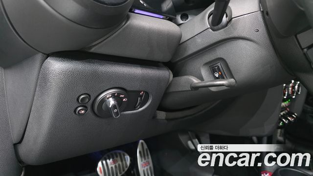 MINI Cooper Classic Plus 3rd 2024 — фото 16