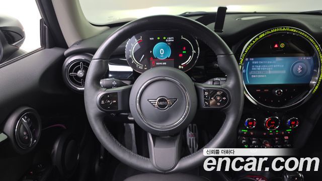 MINI Cooper Classic Plus 3rd 2024 — фото 17