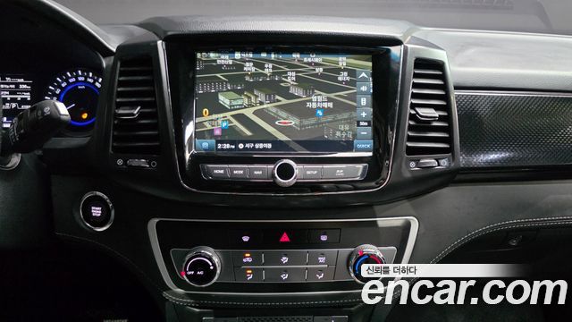 KG Mobility (SsangYong) Rexton Sports Khan Diesel 2.2 4WD Prestige (Leaf) 2021 — фото 17