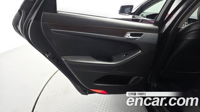 Genesis G80 3.3 GDI Luxury 2018 — фото 25