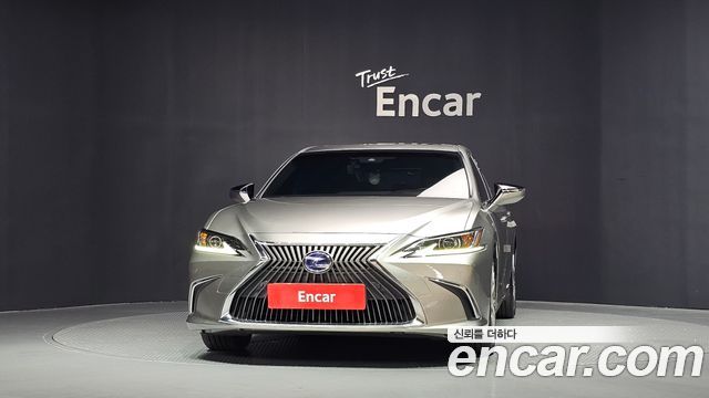 Lexus ES300h (VII) Luxury Plus 2021 — фото 3