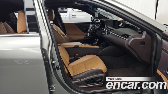 Lexus ES300h (VII) Luxury Plus 2021 — фото 11