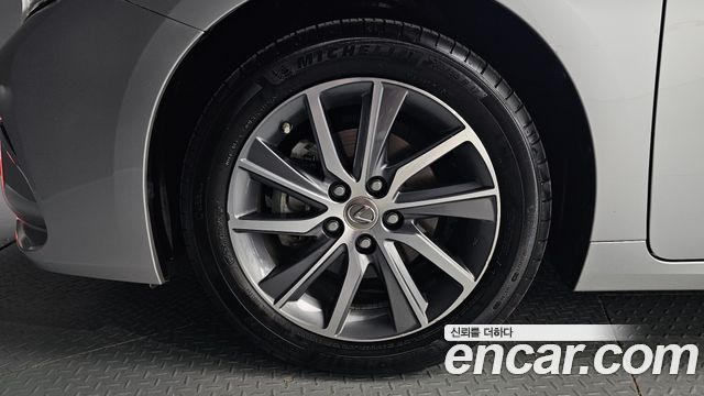 Lexus ES300h premium XV60 2016 — фото 5