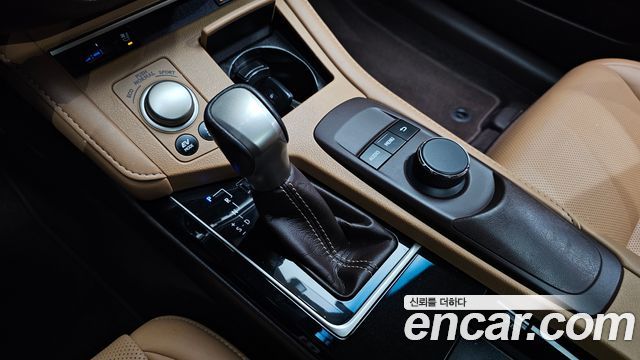 Lexus ES300h premium XV60 2016 — фото 9