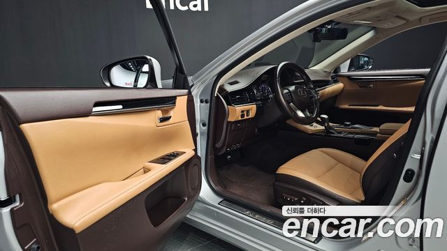 Lexus ES300h premium XV60 2016 — фото 10